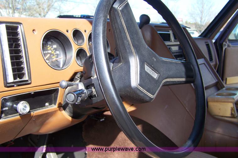 image for item 7309 1989 Chevrolet G20 Mark III Conversion van