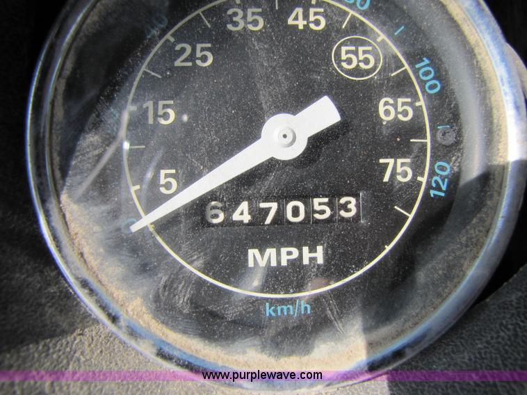 image for item 8421 1985 Ford LTL9000 water truck