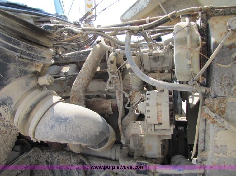 image for item 8421 1985 Ford LTL9000 water truck