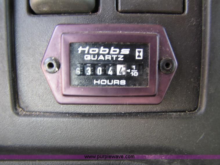 image for item 8422 2005 GMC C5500 cab and chassis