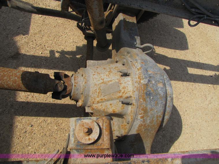 image for item 8422 2005 GMC C5500 cab and chassis