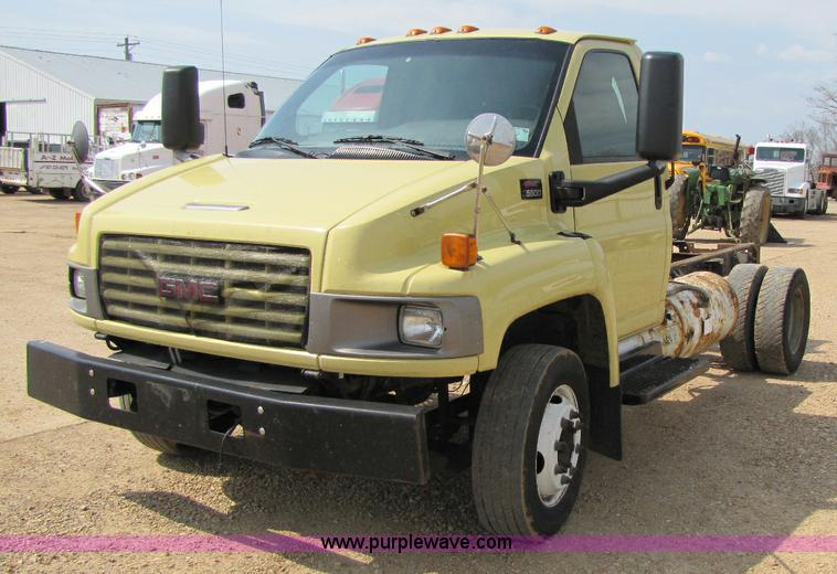 image for item 8423 2003 GMC C5500 cab and chassis