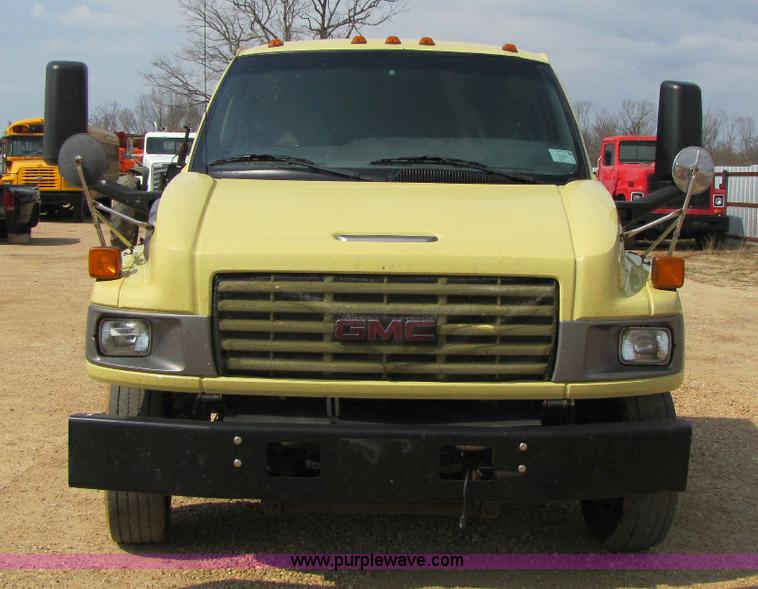 image for item 8423 2003 GMC C5500 cab and chassis