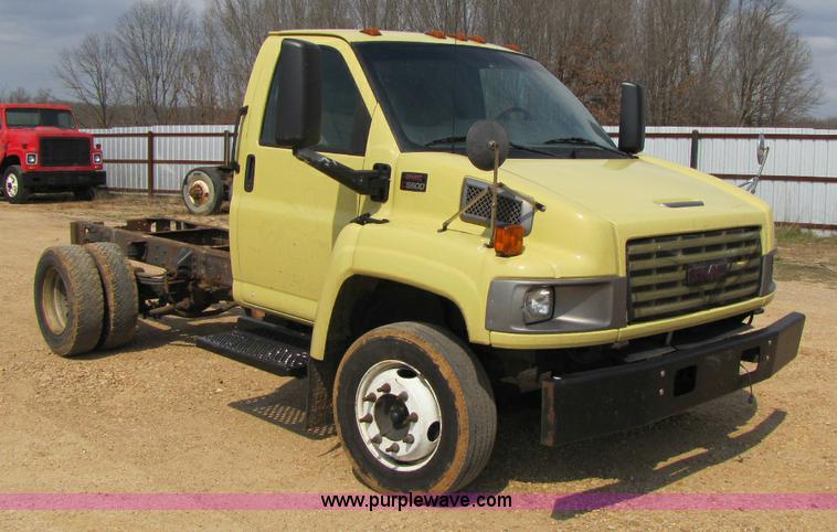 image for item 8423 2003 GMC C5500 cab and chassis