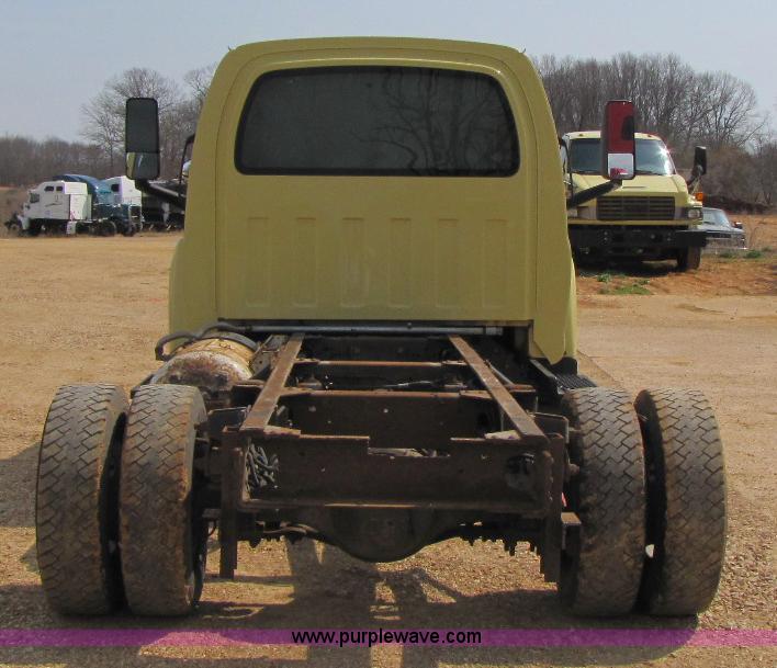 image for item 8423 2003 GMC C5500 cab and chassis