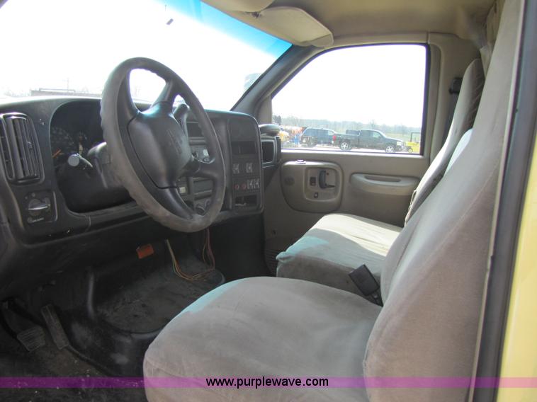image for item 8423 2003 GMC C5500 cab and chassis