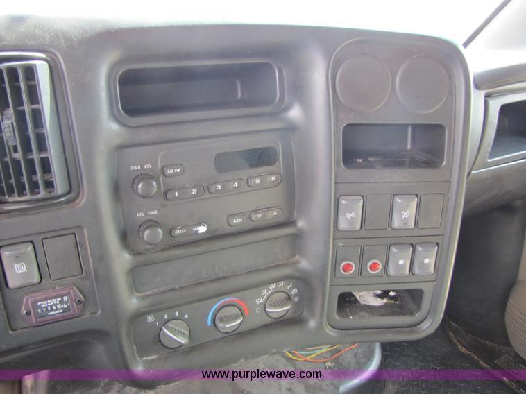 image for item 8423 2003 GMC C5500 cab and chassis