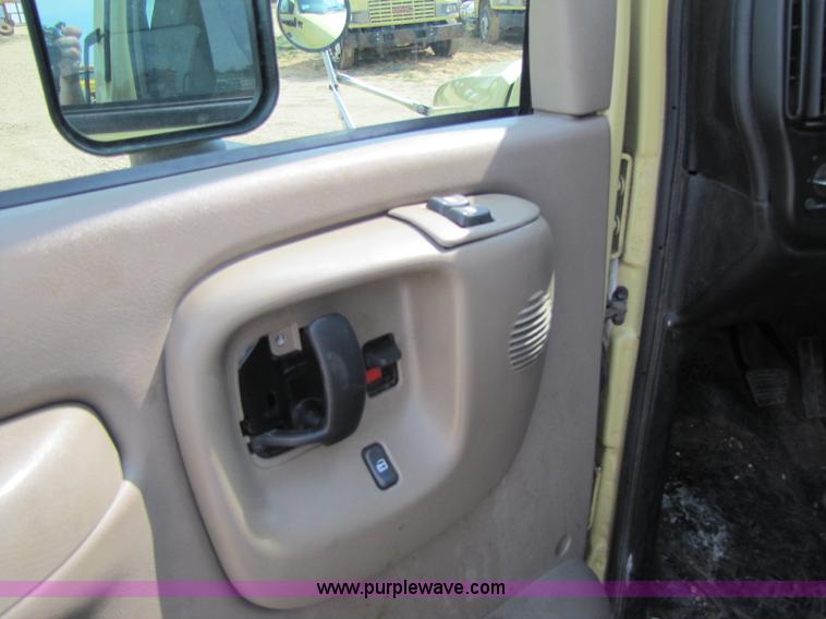 image for item 8423 2003 GMC C5500 cab and chassis