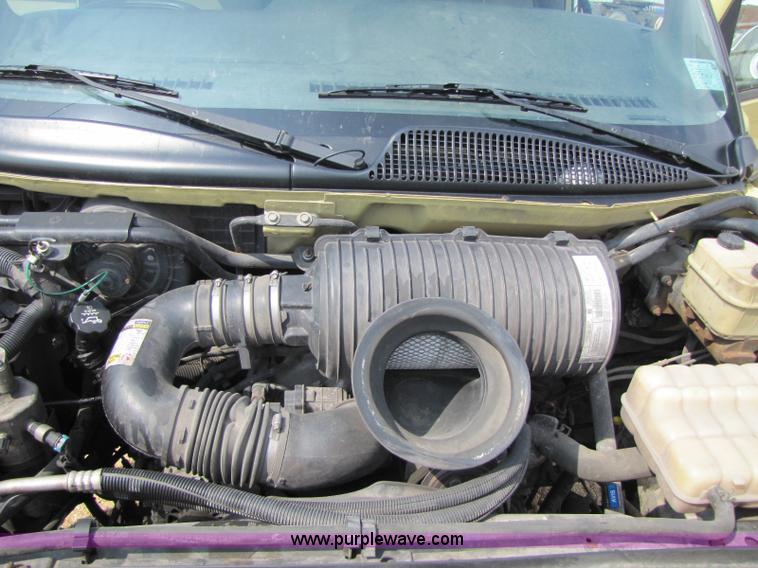 image for item 8423 2003 GMC C5500 cab and chassis