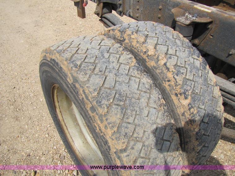 image for item 8423 2003 GMC C5500 cab and chassis