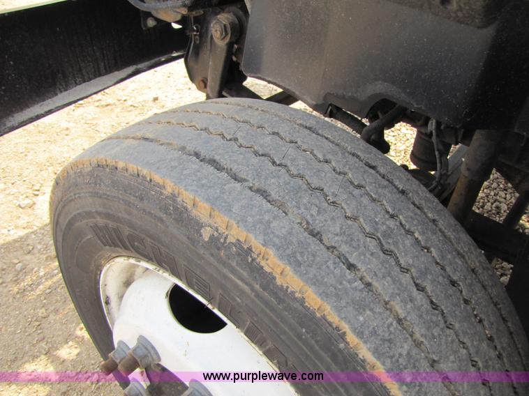 image for item 8423 2003 GMC C5500 cab and chassis