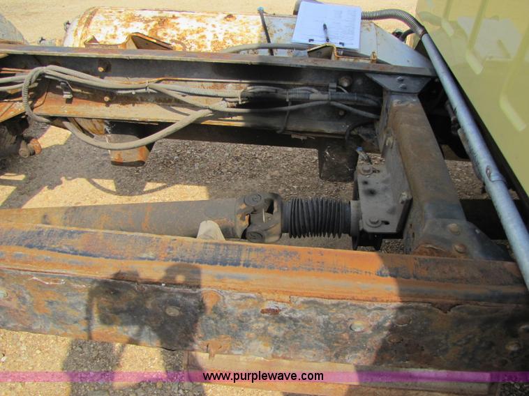 image for item 8423 2003 GMC C5500 cab and chassis