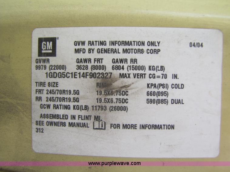 image for item 8424 2004 GMC C5500 cab and chassis