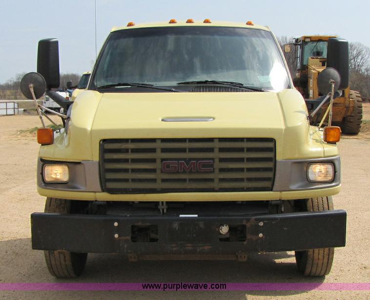 image for item 8425 2003 GMC C5500 cab and chassis