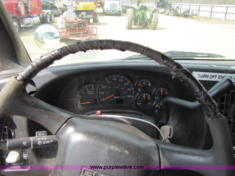 image for item 8425 2003 GMC C5500 cab and chassis