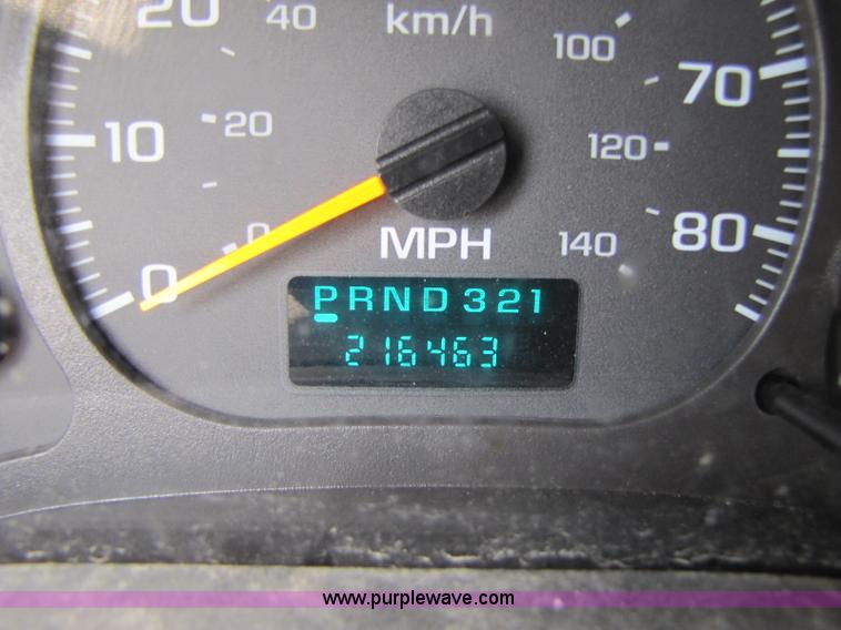 image for item 8425 2003 GMC C5500 cab and chassis