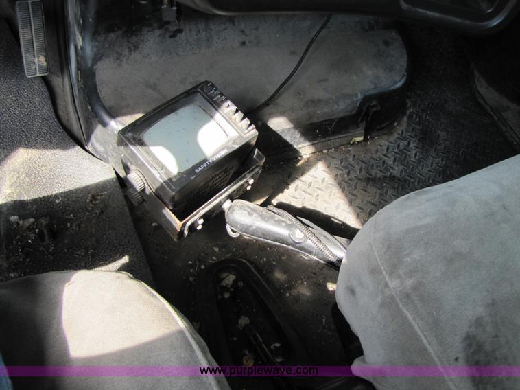 image for item 8425 2003 GMC C5500 cab and chassis