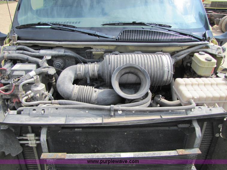 image for item 8425 2003 GMC C5500 cab and chassis