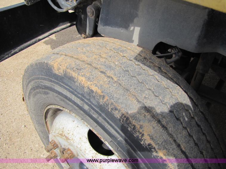 image for item 8425 2003 GMC C5500 cab and chassis