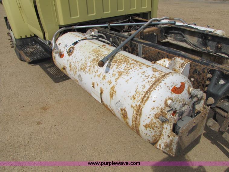 image for item 8425 2003 GMC C5500 cab and chassis