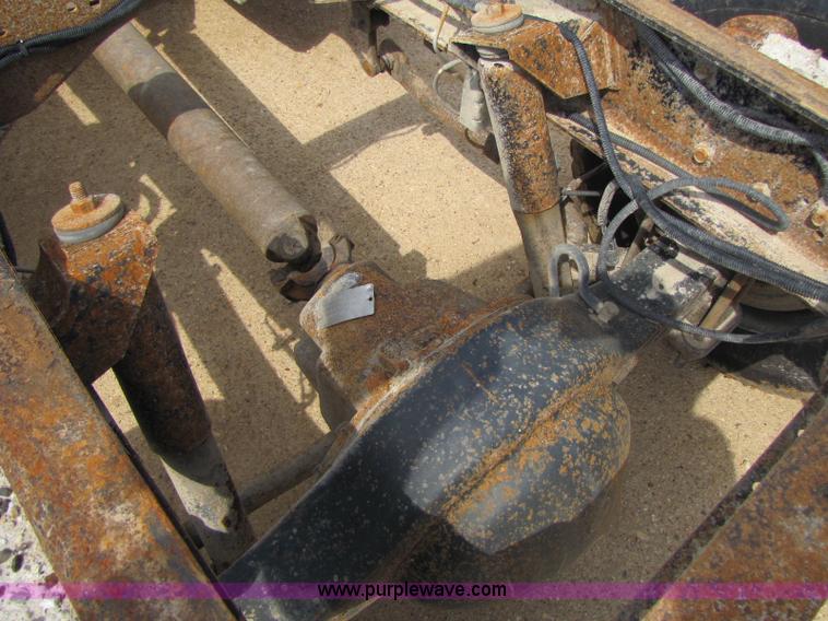 image for item 8425 2003 GMC C5500 cab and chassis