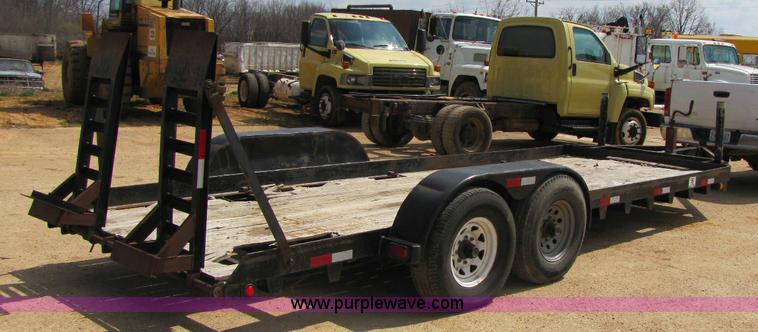 image for item 8427 2005 Globe 21' equipment trailer