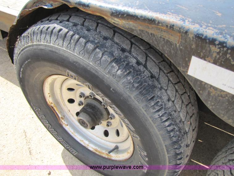 image for item 8427 2005 Globe 21' equipment trailer