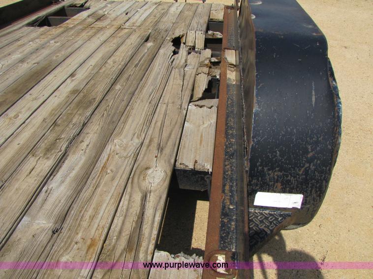 image for item 8427 2005 Globe 21' equipment trailer