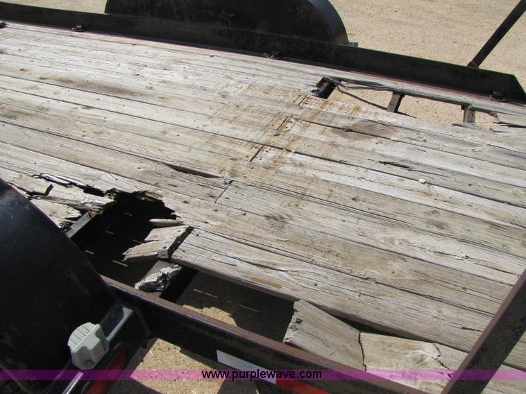 image for item 8427 2005 Globe 21' equipment trailer