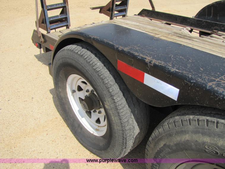 image for item 8427 2005 Globe 21' equipment trailer