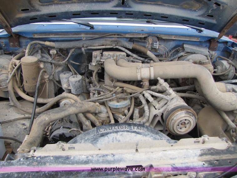 image for item 8429 1988 Ford F250 XLT Lariat pickup truck