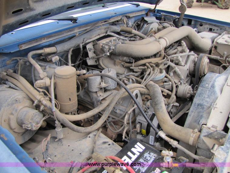 image for item 8429 1988 Ford F250 XLT Lariat pickup truck