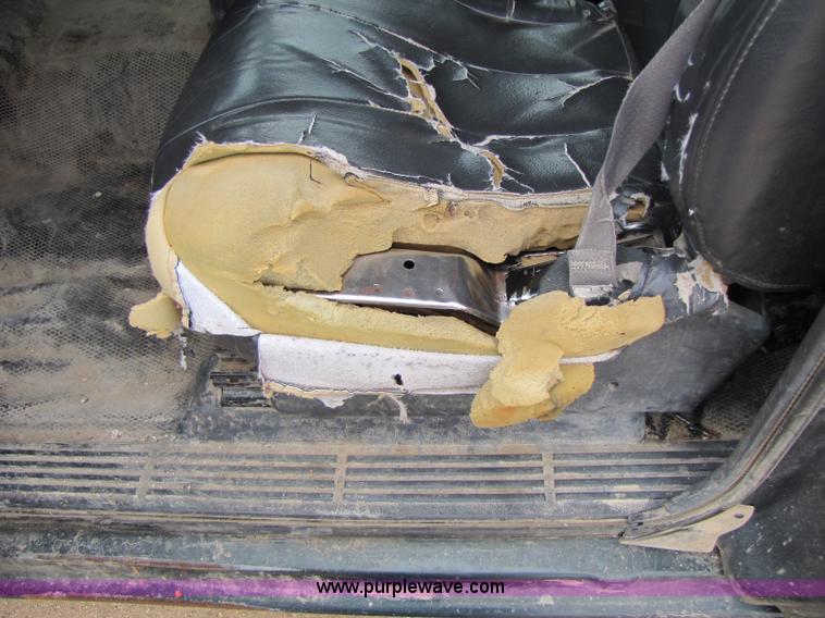 image for item 8430 2002 Chevrolet Silverado C2500HD pickup truck