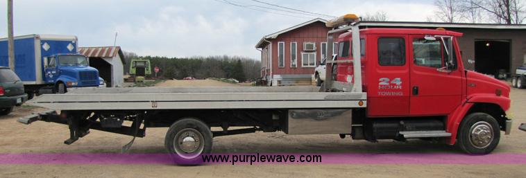 image for item 8432 1998 Freightliner FL60 Rollback truck