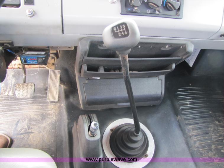 image for item 8432 1998 Freightliner FL60 Rollback truck