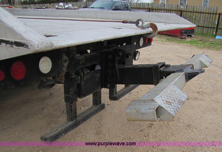 image for item 8432 1998 Freightliner FL60 Rollback truck