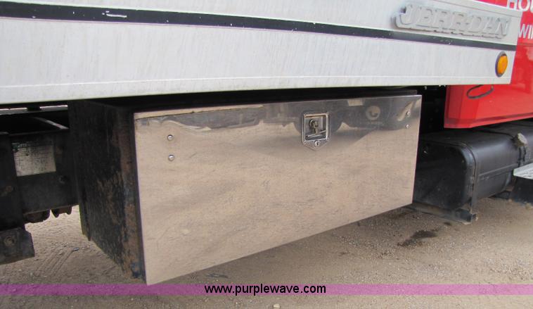 image for item 8432 1998 Freightliner FL60 Rollback truck