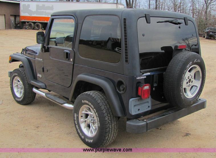image for item 8434 2003 Jeep Wrangler Sport SUV