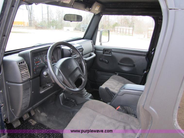 image for item 8434 2003 Jeep Wrangler Sport SUV