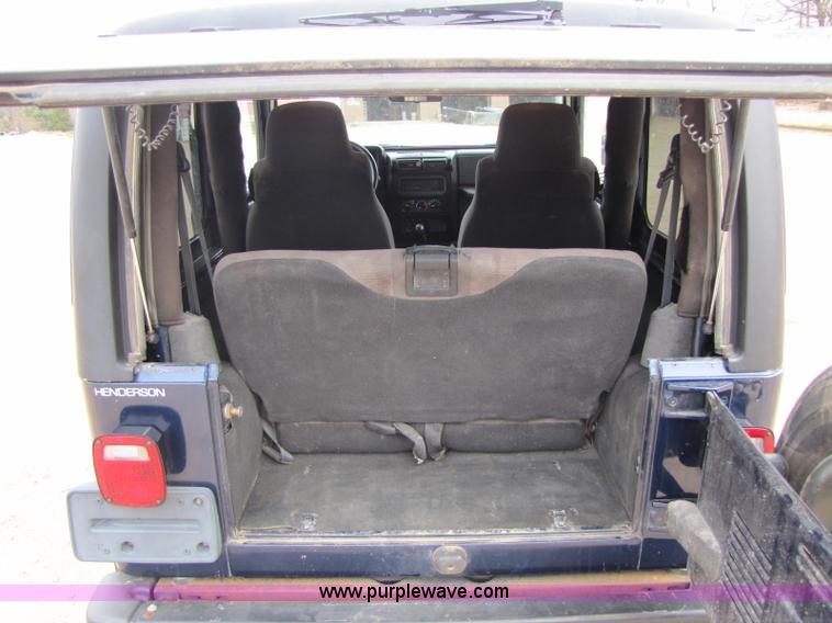 image for item 8434 2003 Jeep Wrangler Sport SUV