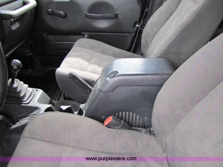 image for item 8434 2003 Jeep Wrangler Sport SUV