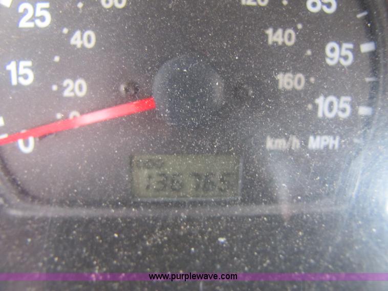 image for item 8436 2000 Chevrolet Tracker convertible SUV