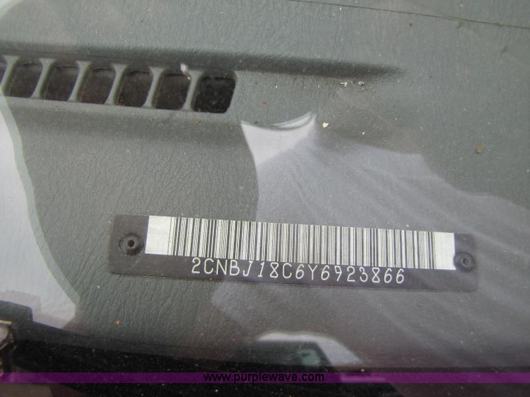 image for item 8436 2000 Chevrolet Tracker convertible SUV