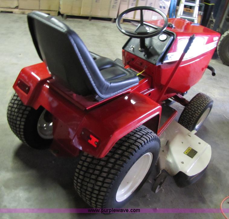 image for item 8480 Cub Cadet 582 Special riding mower