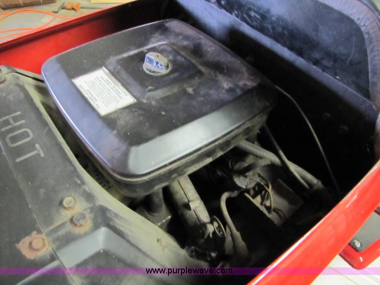 image for item 8480 Cub Cadet 582 Special riding mower