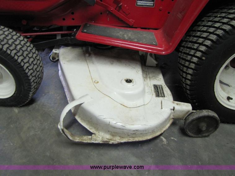 image for item 8480 Cub Cadet 582 Special riding mower