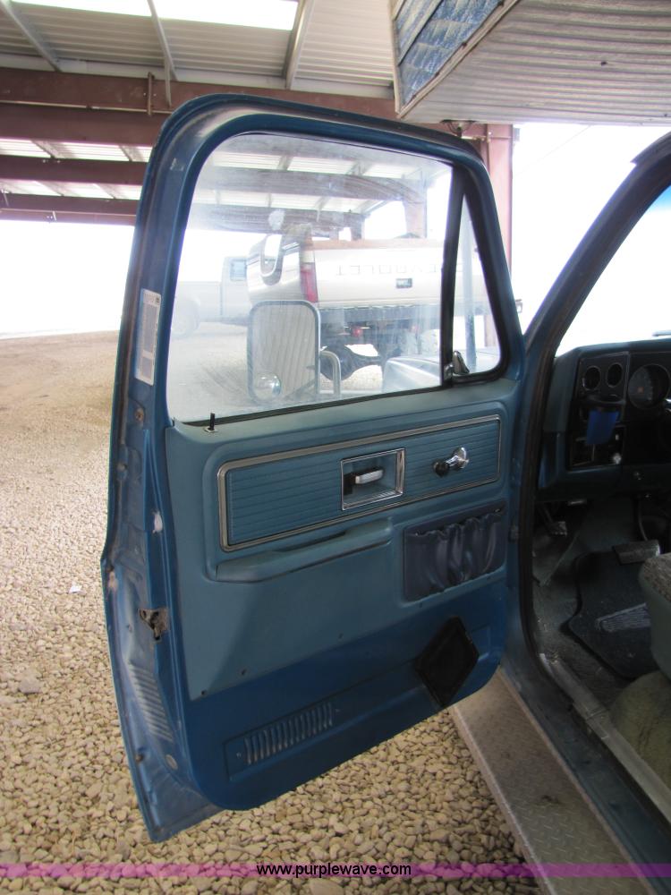 image for item 8483 1978 GMC Sierra Grande 25 Camper Special truck with camper