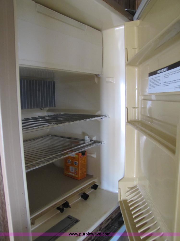 image for item 8483 1978 GMC Sierra Grande 25 Camper Special truck with camper