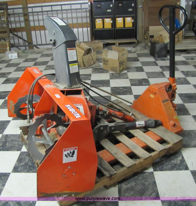 Kubota B2650 tractor mount snow blower in Manhattan, KS Item 8484