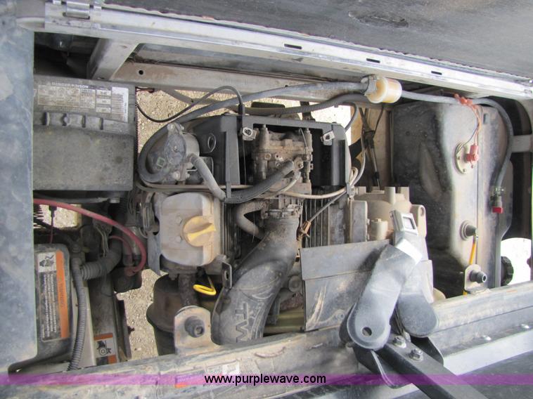 image for item 8486 2007 Club Car XRT1550G utility vehicle